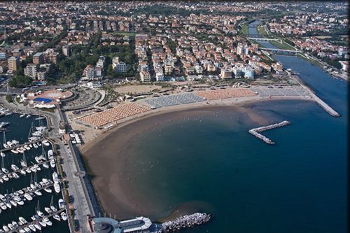 Hotel Gladiola Rimini Buitenkant foto